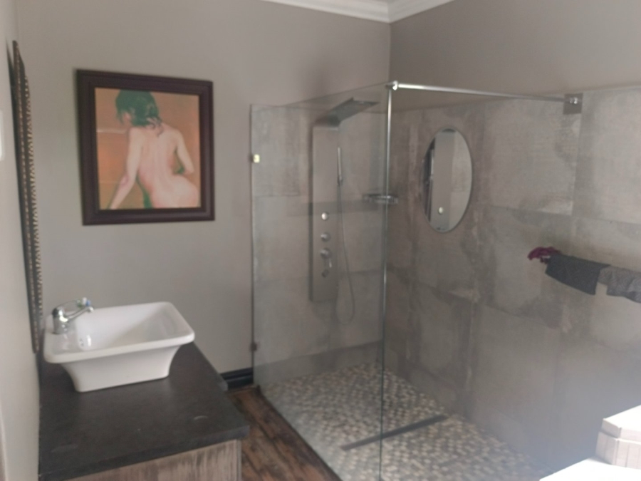 To Let 4 Bedroom Property for Rent in Riebeeckstad Free State